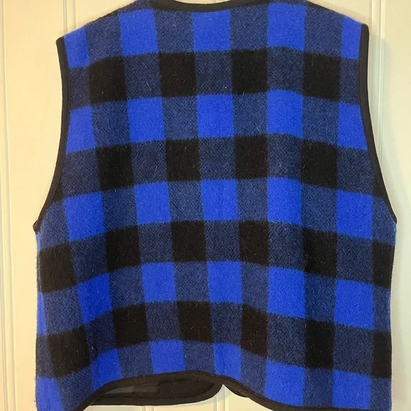 Black plaid vest with CB Label - Picture 5 of 5